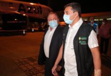 Wilson Lima acompanha chegada de lote de 132,5 mil doses da vacina da AstraZeneca