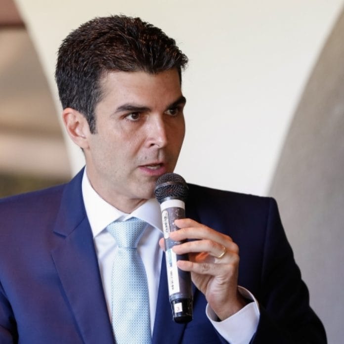 Helder-Barbalho-Carolina-Antunes-PR