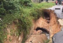 Rompimento de tubulação de esgoto alaga casas na zona norte de Manaus; veja vídeo