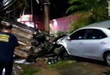 Avenida do Turismo fica parcialmente interditada após carro capotar