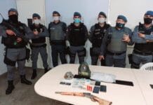 Preso homem com arma, munições e drogas e na Praça 14