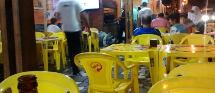 Vídeo: Adivinhe o motivo? Mulheres saem na ‘porrada’ em bar