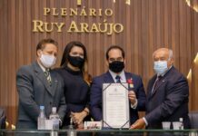 Flávio Antony é homenageado com Medalha Ruy Araújo na Assembleia Legislativa