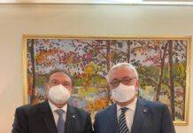 Átila apela a embaixador russo para destravar negociações sobre a vacina Sputnik V