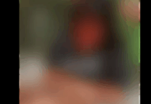 Jovem tem os cabelos cortados no ‘tribunal do crime’; veja vídeo