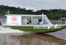 Piratas do Rio assaltam balsa levando ambulância fluvial no interior do AM