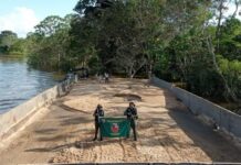 Embarcação que extraia minério ilegal é flagrada pela Base Arpão