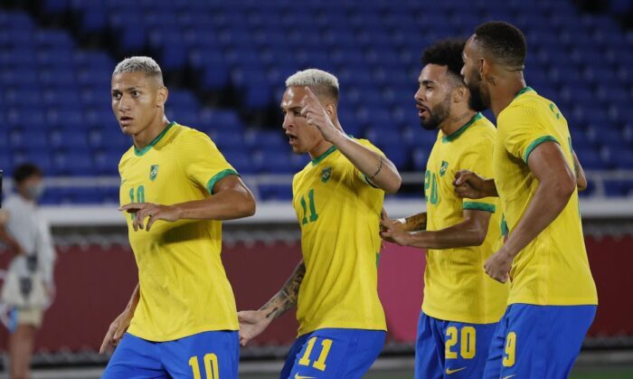 2021-07-22t114543z_1113359199_sp1eh7m0wo3td_rtrmadp_3_olympics-2020-fbl-m-team11-gpd-000100 (1)