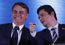 Entre tapas: Bolsonaro diz que Moro condicionou aceitar troca na PF por vaga no STF