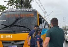 Homem é detido com CNH falsa em fiscalização na zona leste