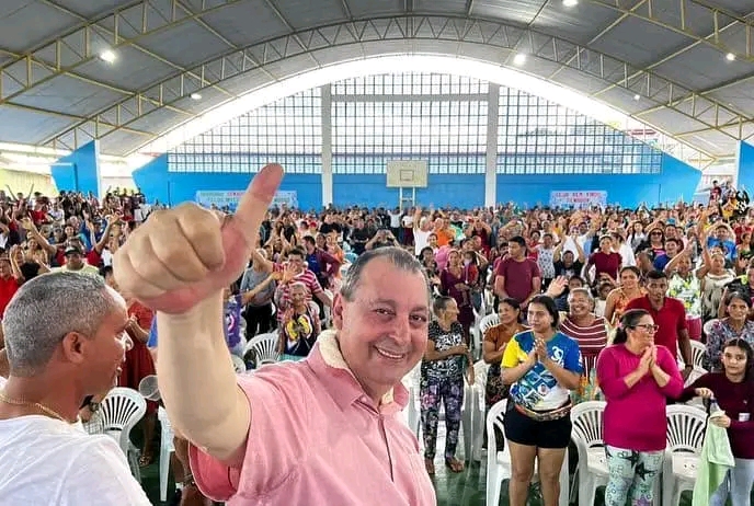 1653827531413 Senador Omar Aziz é recebido com festa em Itamarati