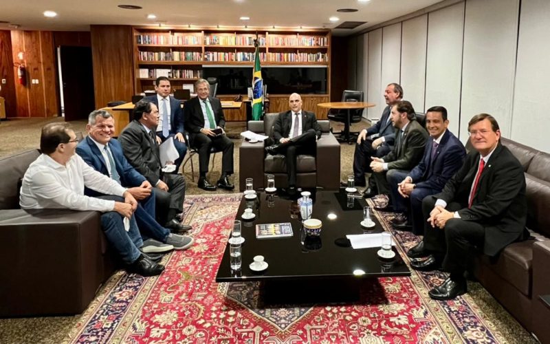 bancada-do-AM-e-ministro-Alexandre-de-Moraes-foto-divulgacao-800x500