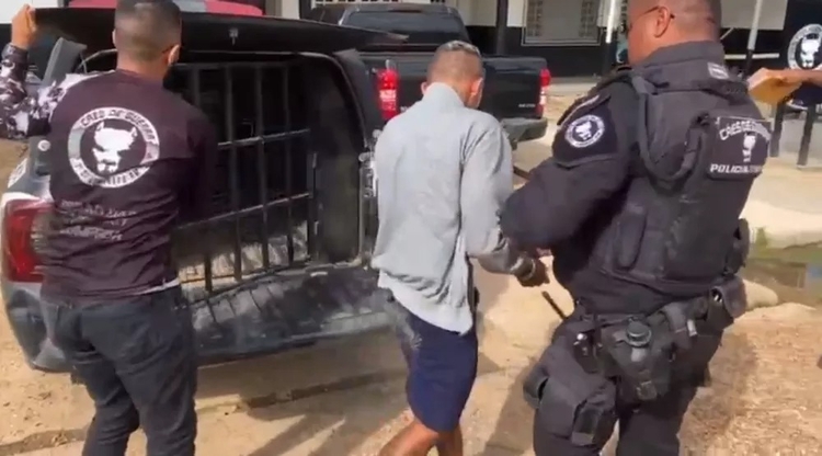 ABD20FF6-01E0-4B6C-B104-058BC66C3F07