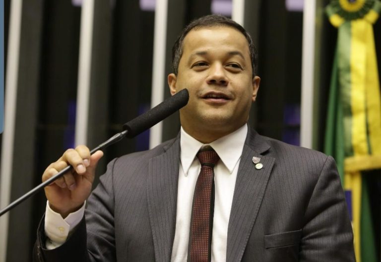 delegado-pablo-na-tribuna-768x528-1