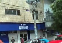 PORRADA: Fiscal do Zona Azul e motorista saem no soco no Centro de Manaus