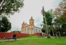 Igreja Matriz de Manaus é interditada pela Defesa Civil