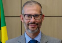 Ministro da educação confirma os cortes e diz que recursos devem retornar em dezembro