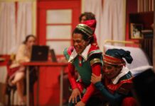 ‘O Encanto do Natal’: espetáculo contagia público com humor e emoção em estreia no Teatro Amazonas