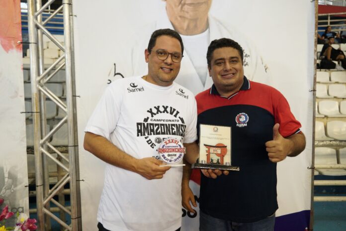 DDFA5AF6-52EF-46D9-8F6F-338E934670F2