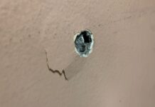 Vigilante fica ferido após trocar tiros com criminosos na Escola de Direito da UEA em Manaus