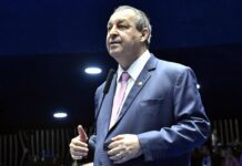 Bolsonaro vai pagar R$ 30 mil de indenização por danos morais ao senador Omar Aziz