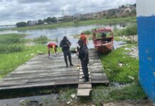 Moradores do bairro Presidente Vargas encontram corpo em decomposição boiando no igarapé e acionam a Polícia
