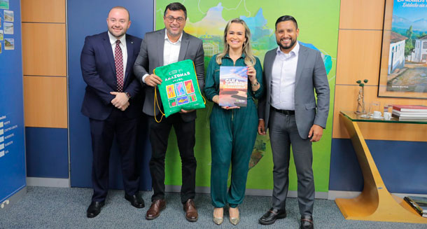 Wilson-Lima-se-reune-com-ministra-do-Turismo-e-apresenta-dirigentes-dos-bumbas-Caprichoso-e-Garantido-FOTO-2-DIEGO-PERES-SECOM