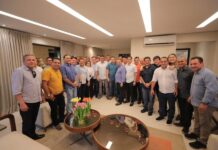 Wilson Lima reúne 35 prefeitos do interior e grupo reforça alinhamento político junto ao governador do Amazonas