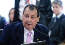 Senador Omar participa de anúncio de recursos do Ministério da Saúde para enfrentamento da seca e incêndios no Amazonas