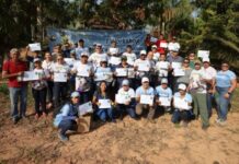 Governo e Prefeitura de Coari repassam 120 kits de sementes de açaí para produtores rurais