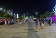 VÍDEO: Homem é agredido durante arrastão no complexo turístico da Ponta Negra em Manaus