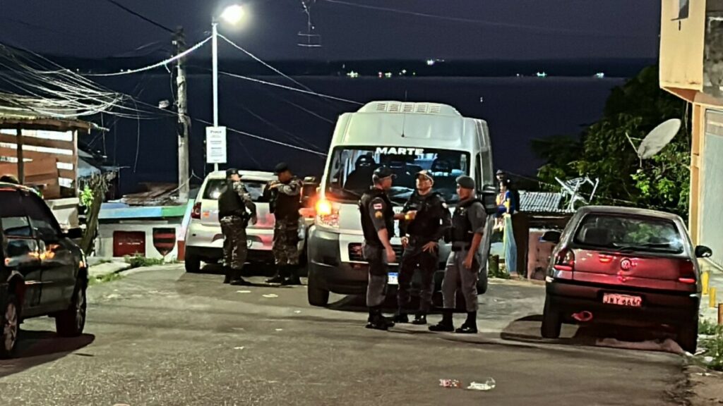 PM-marte Homem é preso com carro roubado e uma granada no Educandos em Manaus