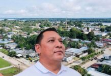 Prefeito de Japurá recebe medalha em Brasília pelo seu trabalho na alfabetização das crianças do município