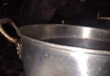 Dupla em moto atira e mata dois homens no bairro do Crespo em Manaus