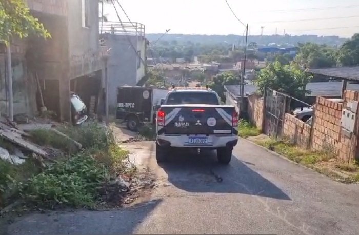 Vizinhos encontram corpo de árabe em estado de decomposição em sua casa em Flores