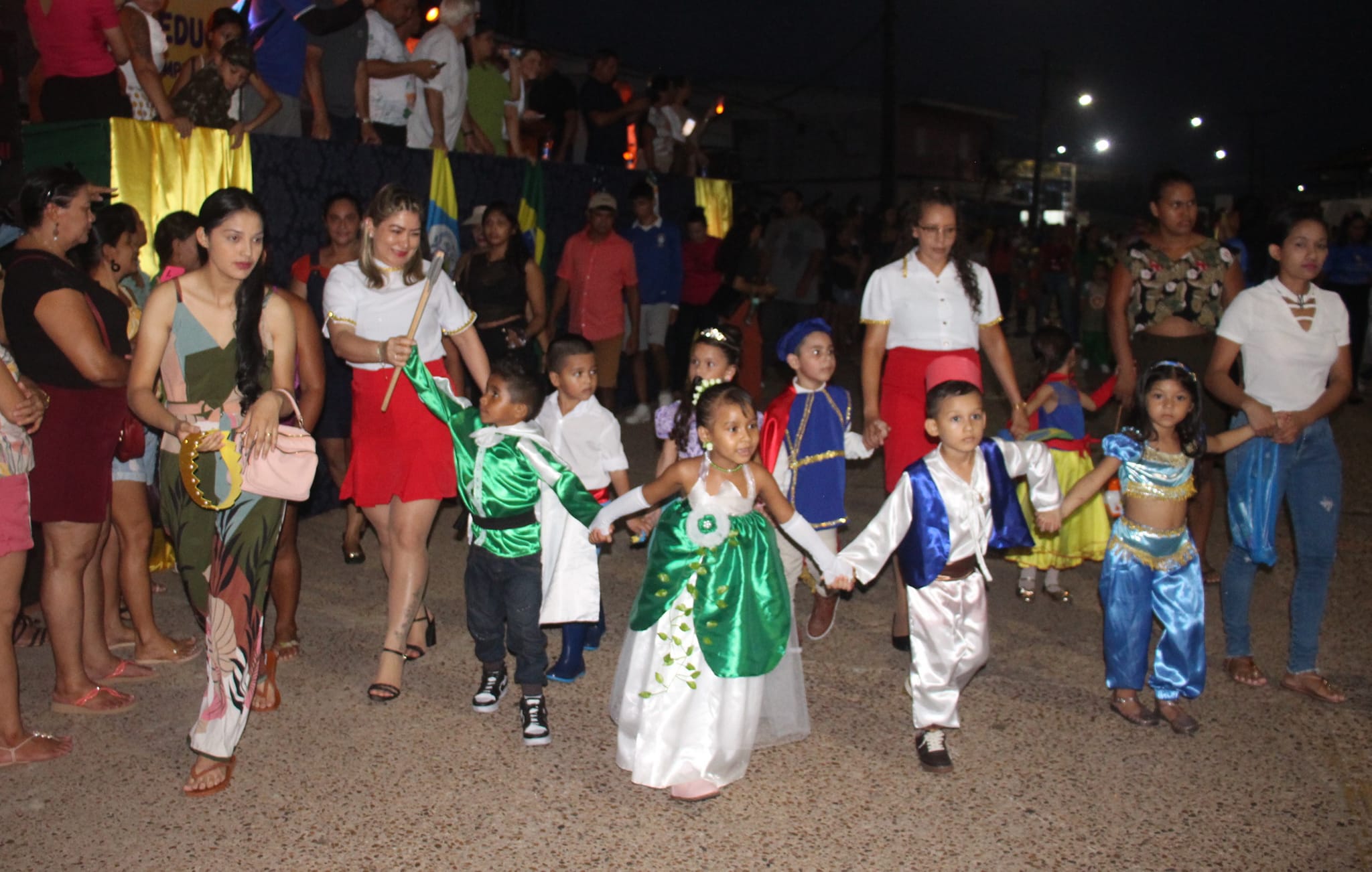 375064214_643235484575862_8505944183440627012_n Prefeitura e Semed de Tapauá organizam desfile Cívico Militar em homenagem a semana da Pátria