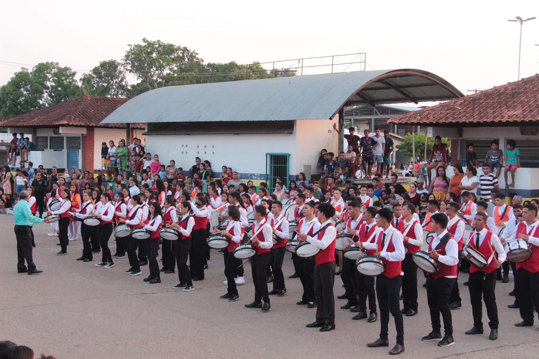 375971583_643235737909170_2803434266978721335_n Prefeitura e Semed de Tapauá organizam desfile Cívico Militar em homenagem a semana da Pátria