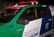 Mesmo sem reagir, motociclista é alvejado a tiros pelos suspeitos