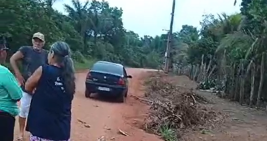 Corpo de homem é encontrado com marcas de facada no pescoço em Ramal no Iranduba