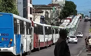 Rodoviários suspendem greve geral após Justiça obrigar empresários a pagarem os salários dos trabalhadores