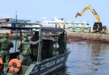 Retirada dos flutuantes do lago Tarumã-Açu começa nesta terça-feira (26)