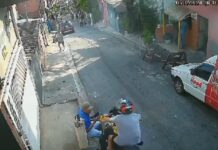 Motoqueiro em alta velocidade atinge homem sentado em calçada e foge; veja