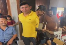 Prefeito de Juruá Dr. Júnior entrega cadeiras de rodas motorizadas para população PCD da cidade