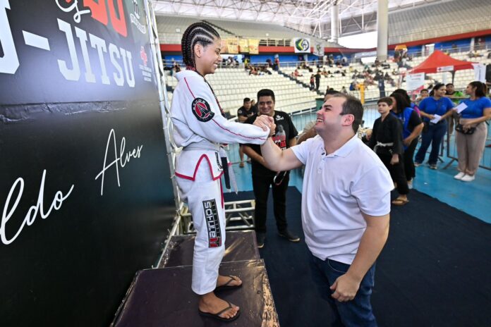 Roberto-Cidade-e-autor-de-Leis-que-fortalecem-ECA-com-mecanismos-de-protecao-fisica-psicologica-e-emocional-a-crianca-e-ao-adolescente-Foto-Herick-Pereira
