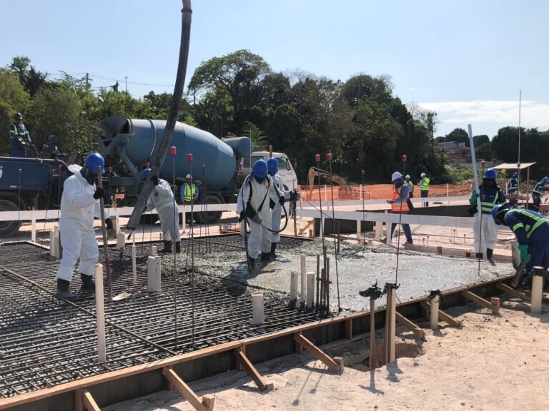 Obras do terceiro residencial do Prosamin+ avançam na Comunidade da Sharp