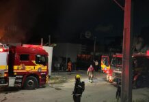 Empresa de reciclagem no Mauazinho é consumida pelo fogo