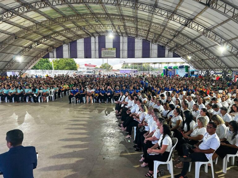 Foto-SEMEC-2025-plano-aberto-publico-768x575