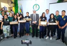 Escola de Parintins recebe premiação do concurso “Soluções Sustentáveis” do TCE-AM