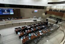 Vereadores da base aliada de David, são convocados para reunião de urgência e deixam a CMM as pressas