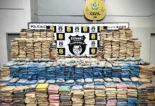 Polícia apreende haxixe e maconha avaliados em R$ 24 milhões escondidos em “caleta submarina”